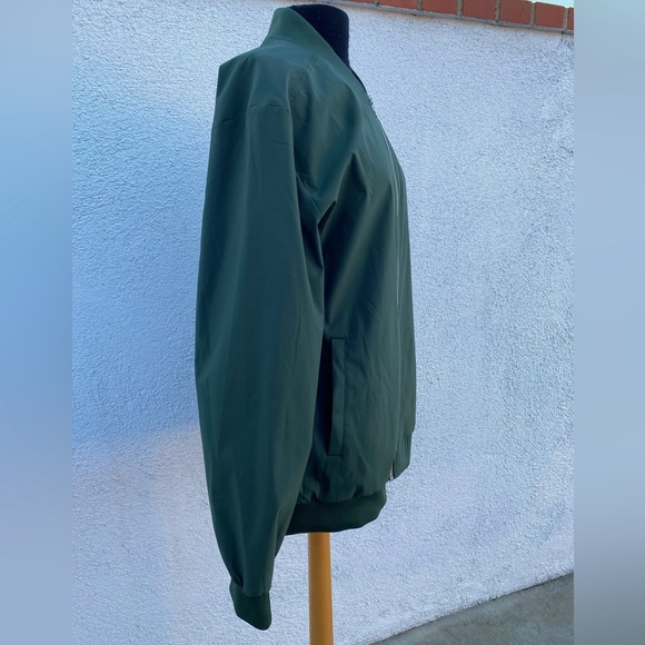 TAVASEN Outdoor Life Jacket, Size Large- Forest Green. With Pockets - Picture 9 of 9